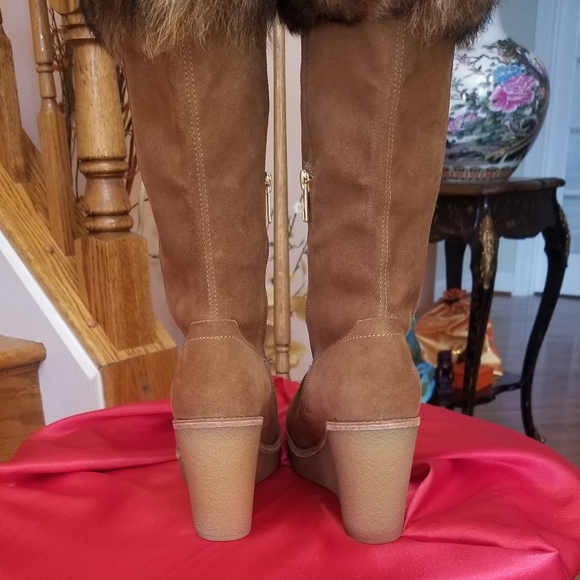 NWT UGG Wedge heel boots - Picture 5 of 8